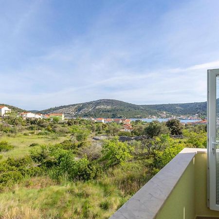 One-Bedroom Apartment In Vinisce Exterior photo